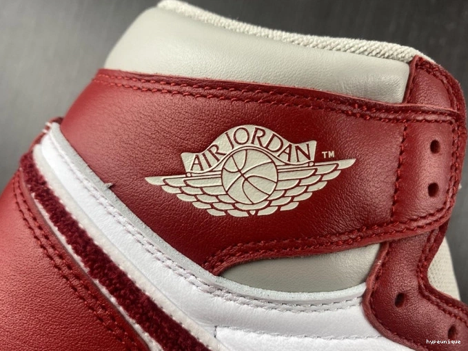 HYPE (W) OG Jordan Chenille 1 DJ4891-061 Newstalgia High 0818